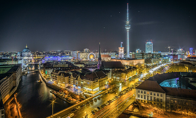 Berlin Nacht Stefan Widua Ipozf3tqfha Unsplash 666X400b